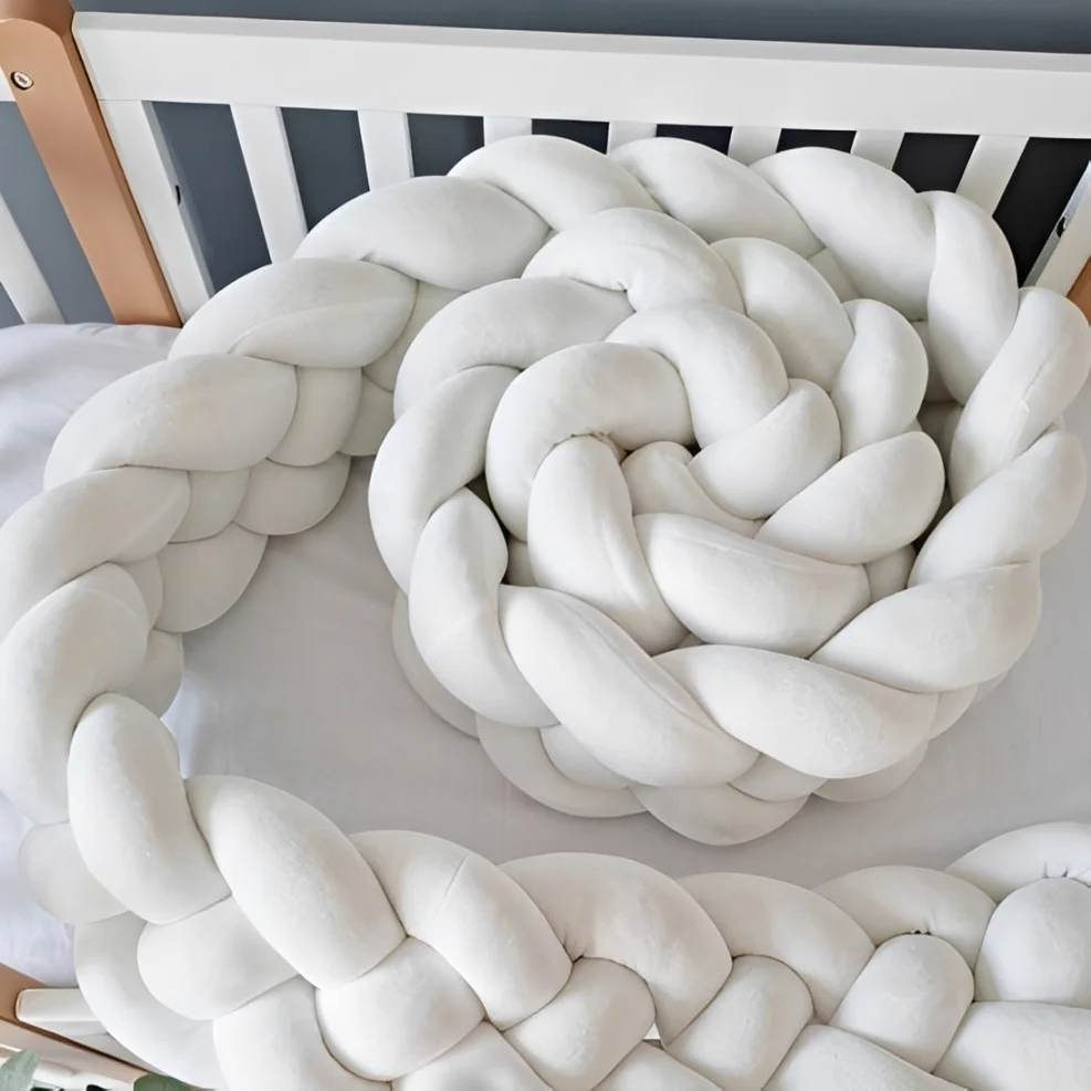 Tour de lit tressé blanc 4 brins – Protection et sécurité pour lit à barreaux bébé – Image 3